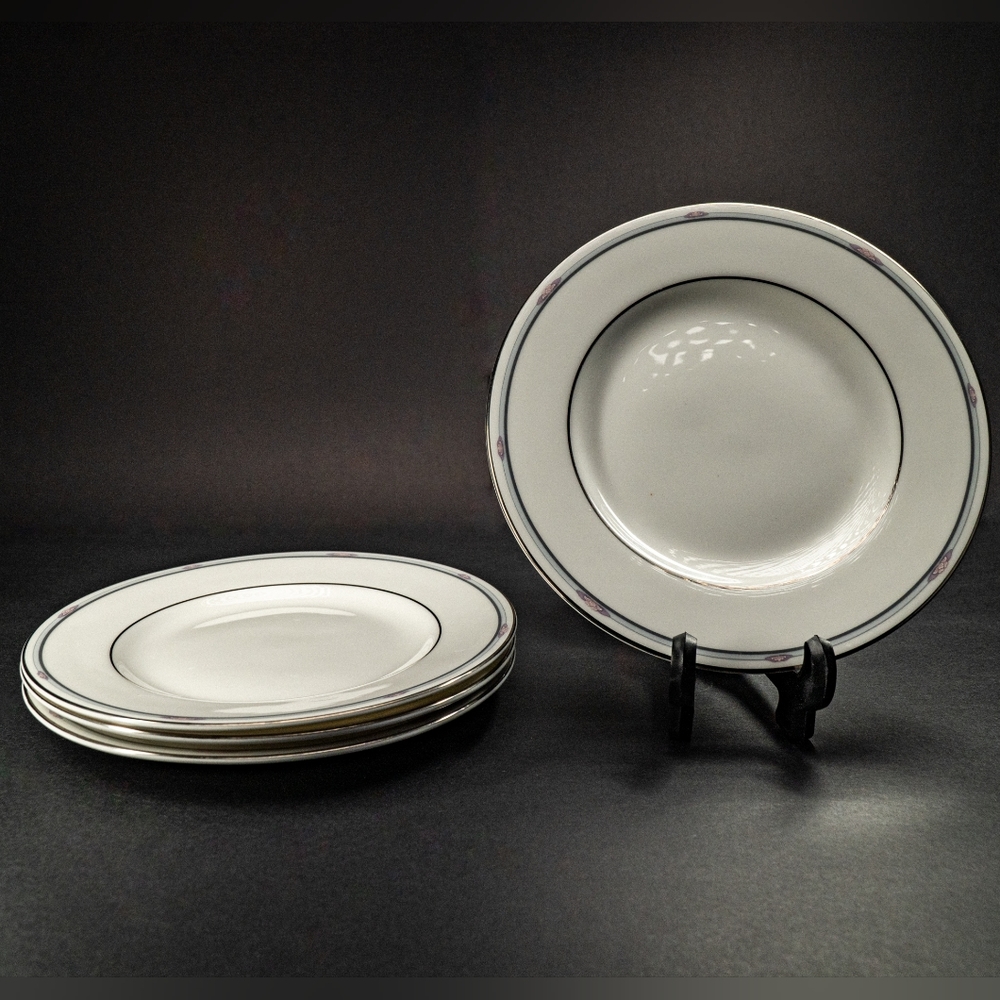 Set of 4 Royal Doulton Simplicity Bread Plates